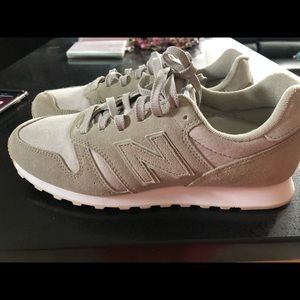 New Balance 373 sneakers